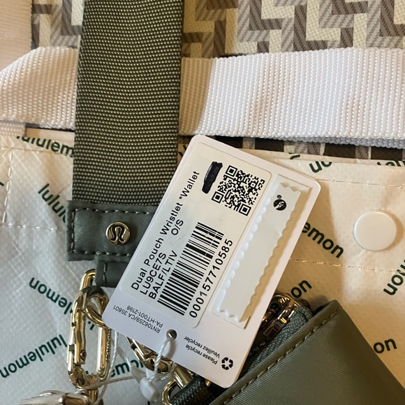 NWT Lululemon Dual Pouch Wristlet *Wallet, Bay Leaf/Light Ivory/Gold